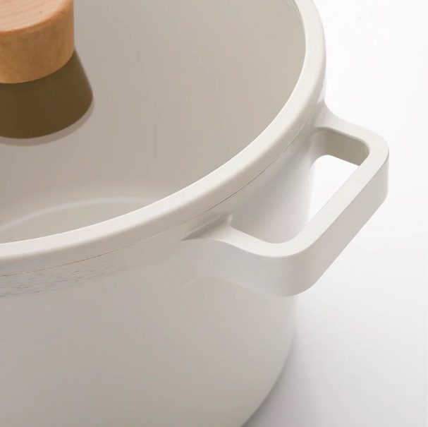 Neoflam stockpot detail